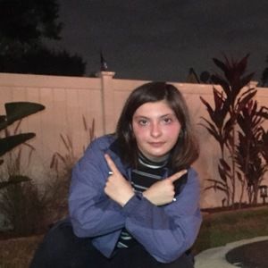 Meet your Posher, Chloe